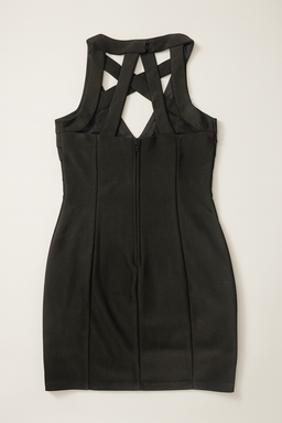 Vestido negro ajustado con cuello halter cruzado - Size S