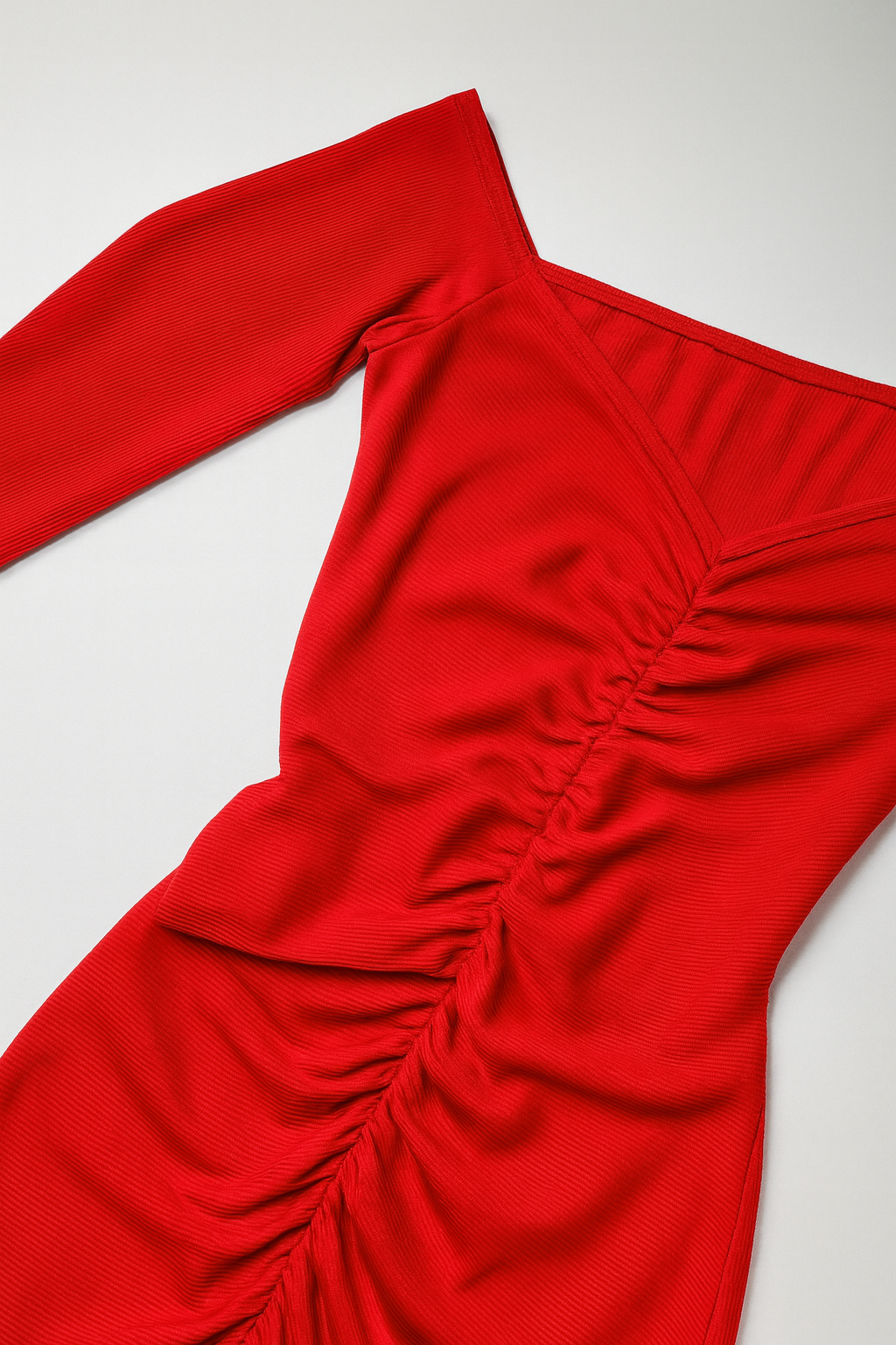 Vestido rojo fruncido con escote off-shoulder - Size S _1