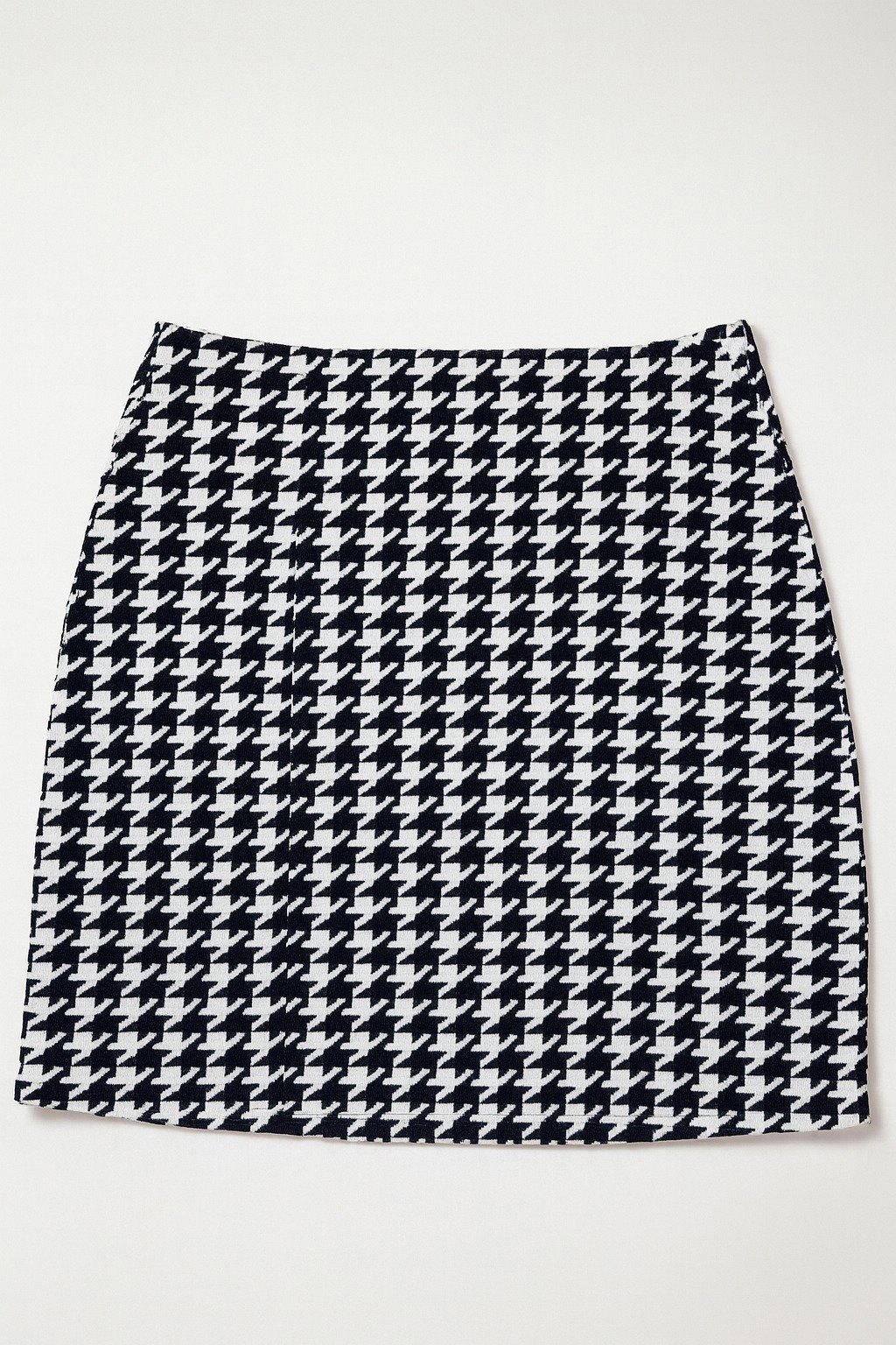 Falda corta estampado pata de gallo blanco y negro - Size M