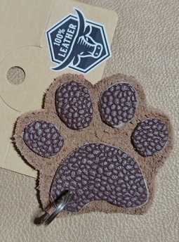The Paw Keychain 