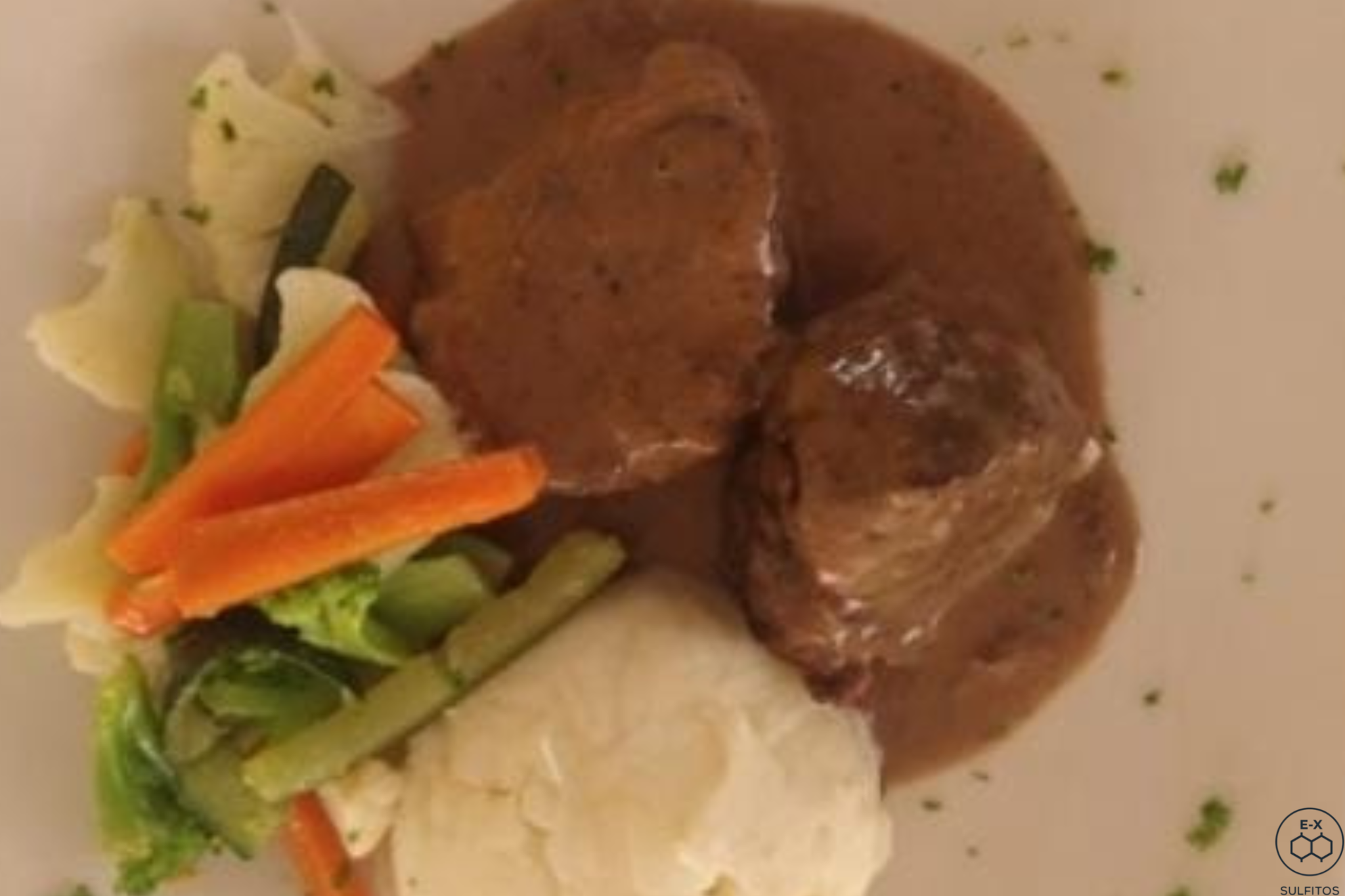 STEAK PIMIENTA EN SALSA DE CHAMPIñONES_0