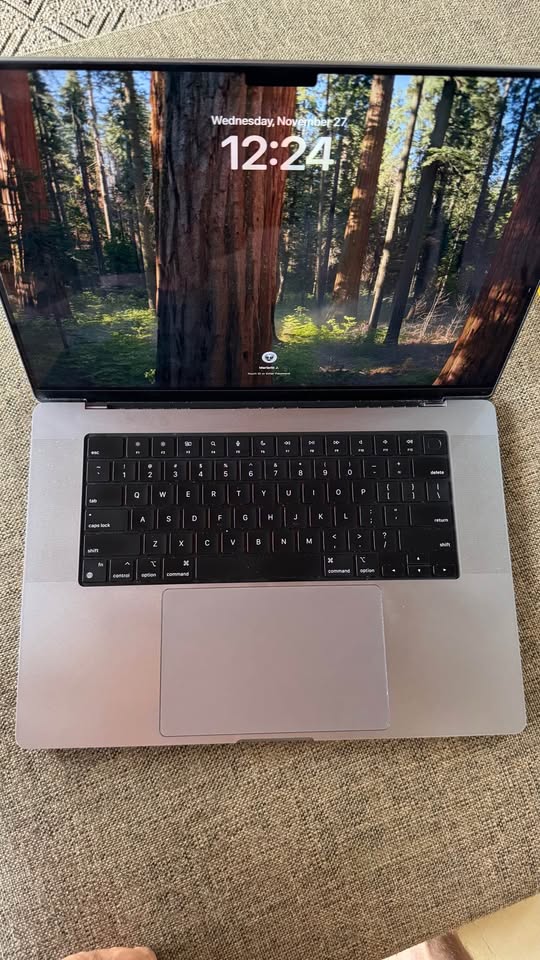 MacBook Pro 16-inch M2 Max 2023 32gb SSD 1TB 2023 - Powerhouse Machine, All-Day Battery_2