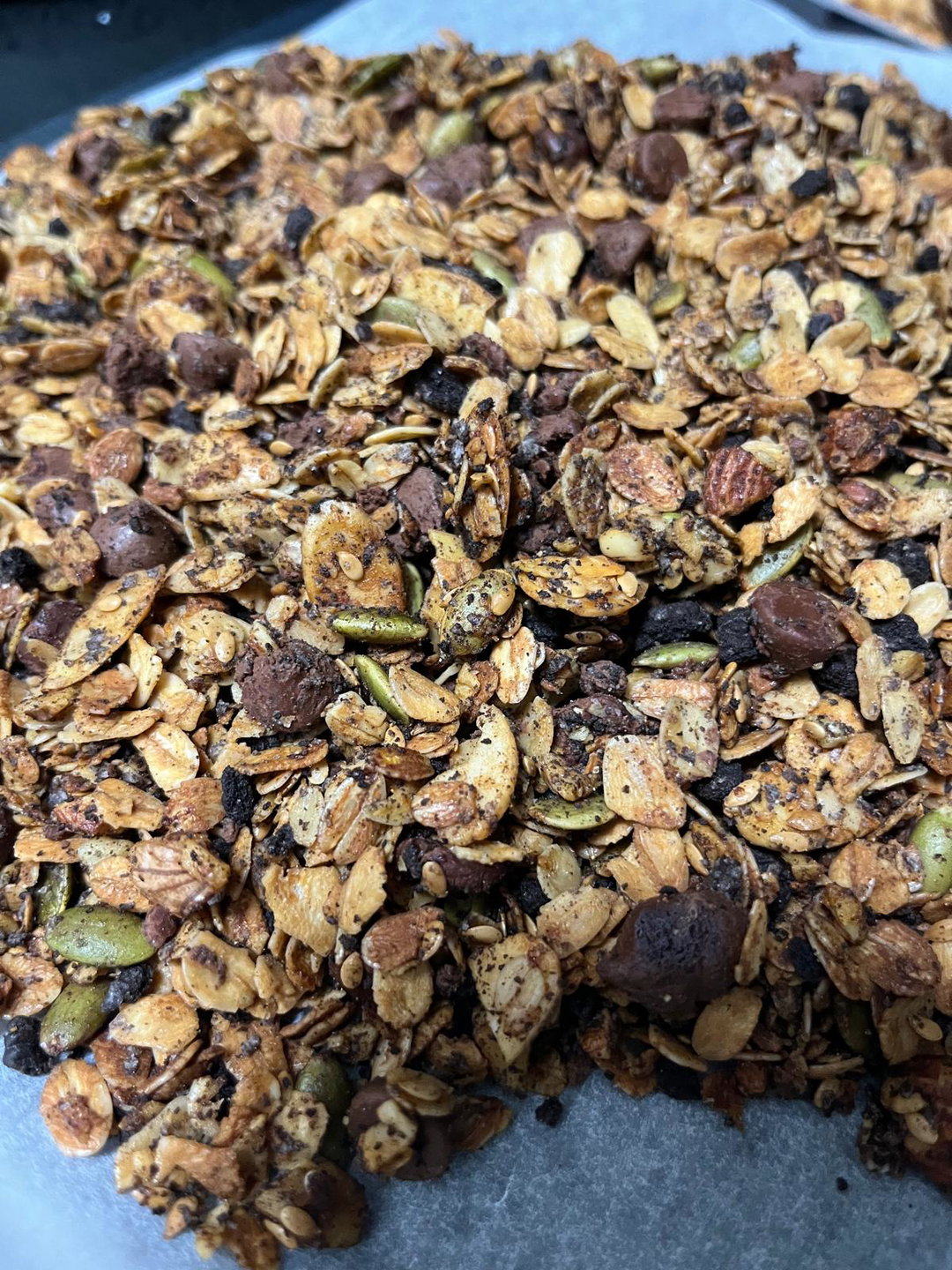 Oreo Crumble Dark Chocolate Chips Granola (Seasonal)