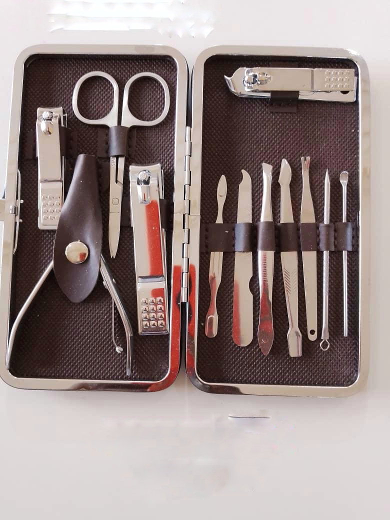 Kit complet de manucure et pédicure en acier inoxydable – 12 pièces ARTICLE N°: BCB_0013_0