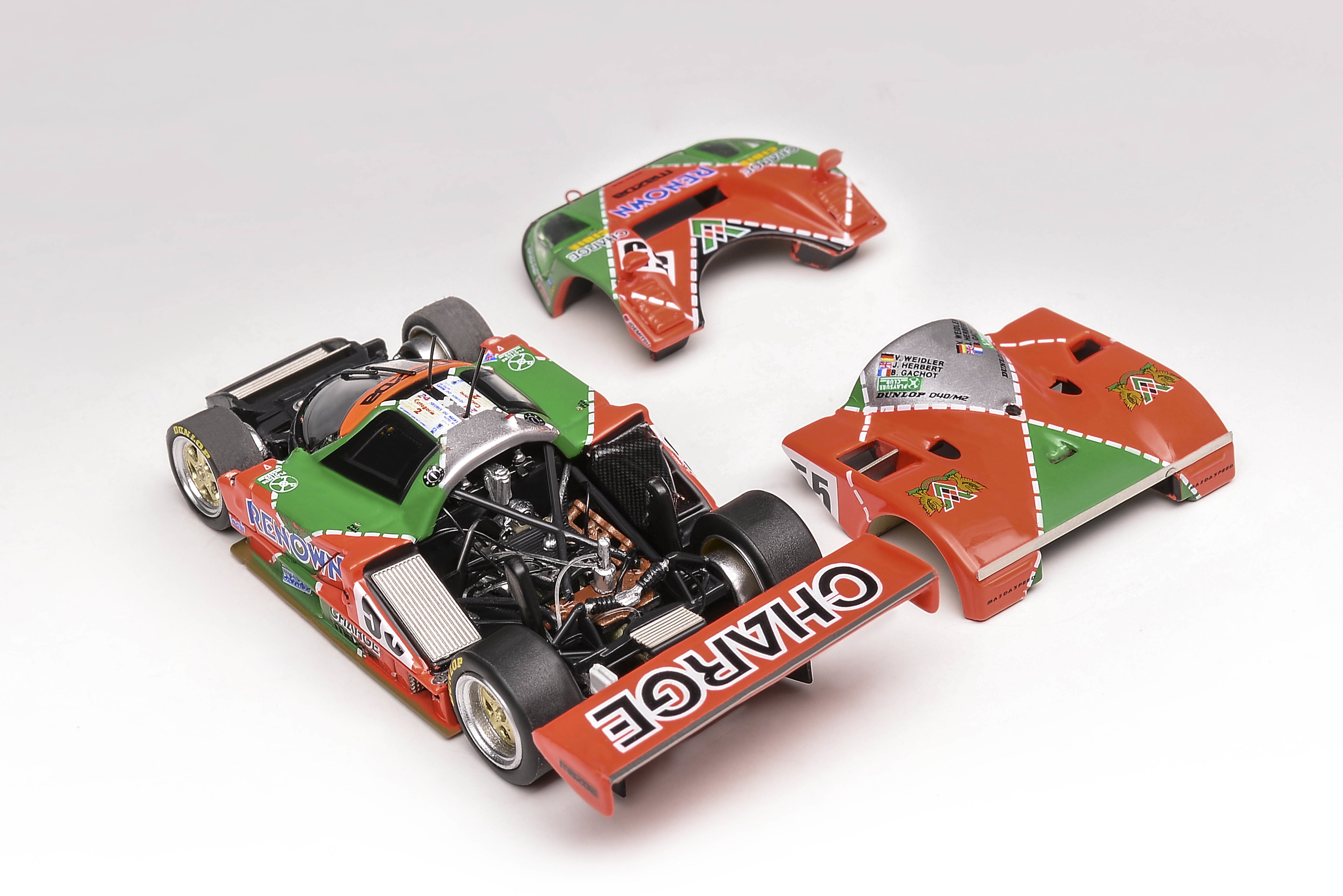 MOTOR HELIX MODEL 1/64 MAZDA 787B RENOWN #55 CHAMPION CAR_5