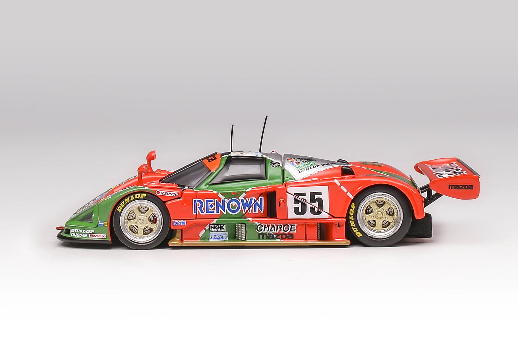 MOTOR HELIX MODEL 1/64 MAZDA 787B RENOWN #55 CHAMPION CAR_1