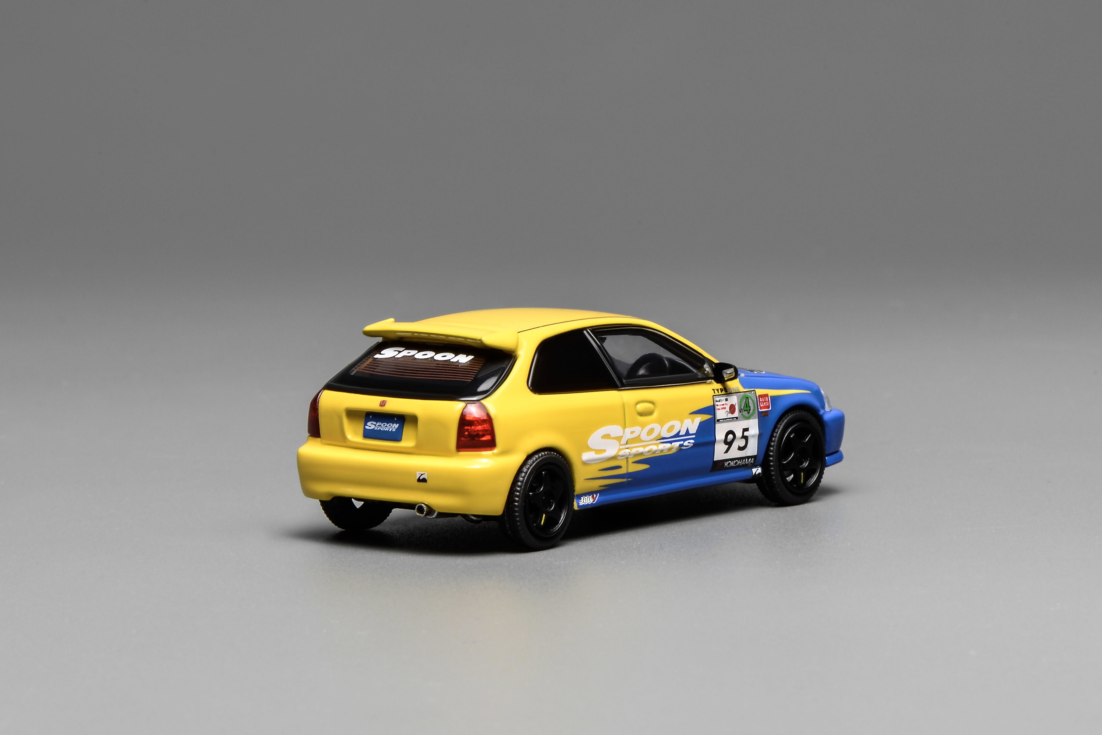 MOTOR HELIX MODEL 1/64 HONDA CIVIC TYPE-R (EK9) - CUSTOMIZED VERSION SPOON_3