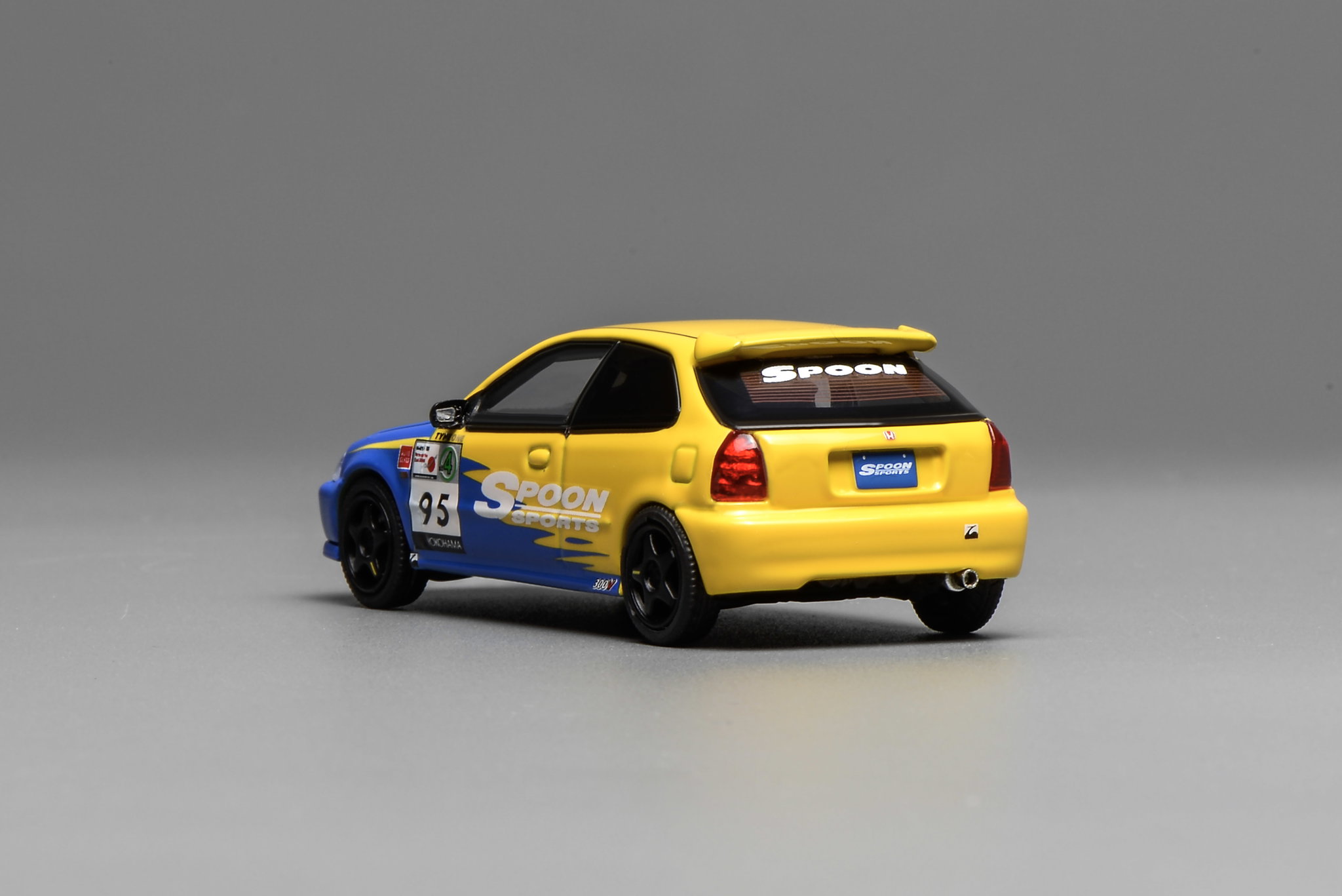 MOTOR HELIX MODEL 1/64 HONDA CIVIC TYPE-R (EK9) - CUSTOMIZED VERSION SPOON_5
