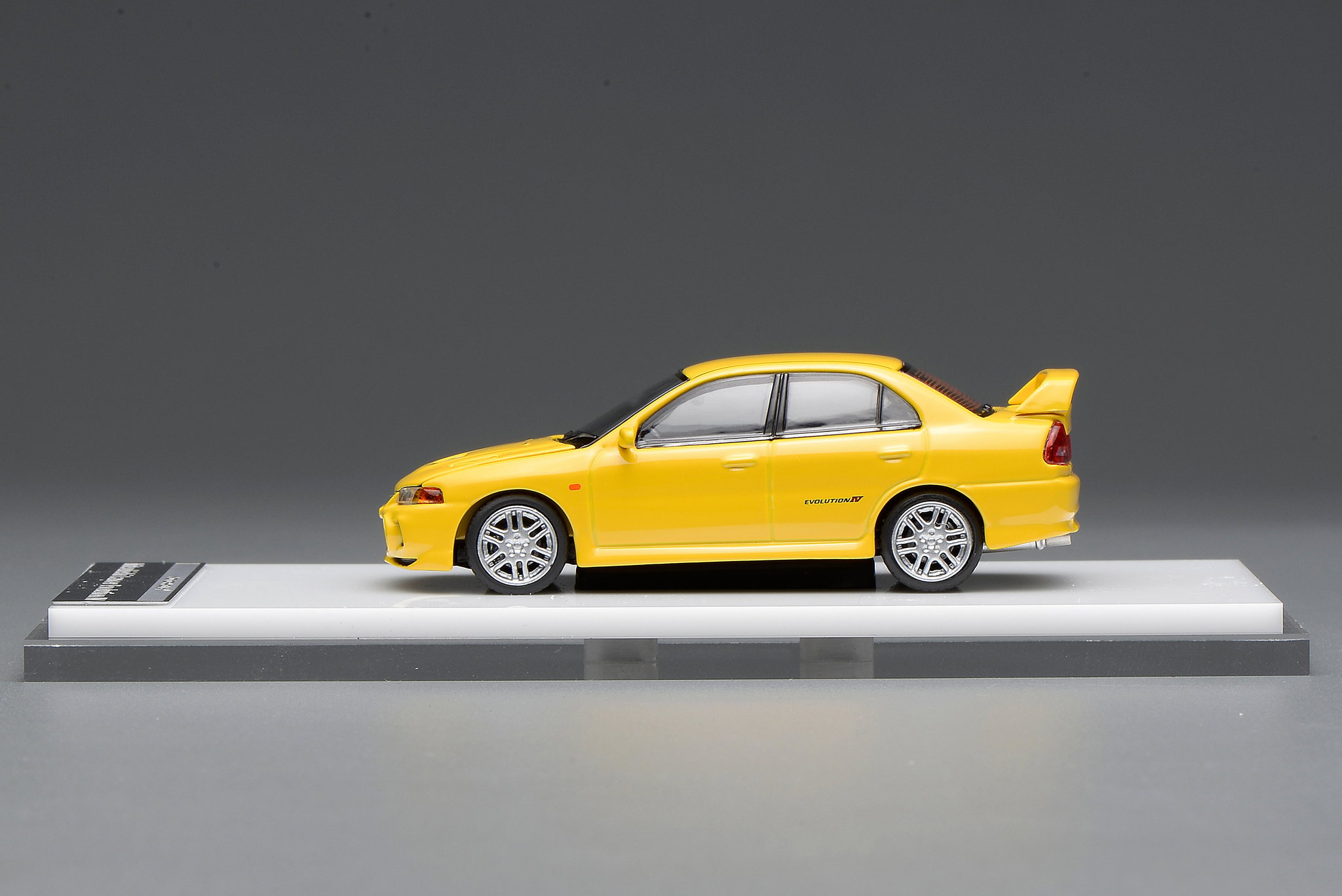 MOTOR HELIX MODEL 1/64 MITSUBISHI LANCER EVO 4_9