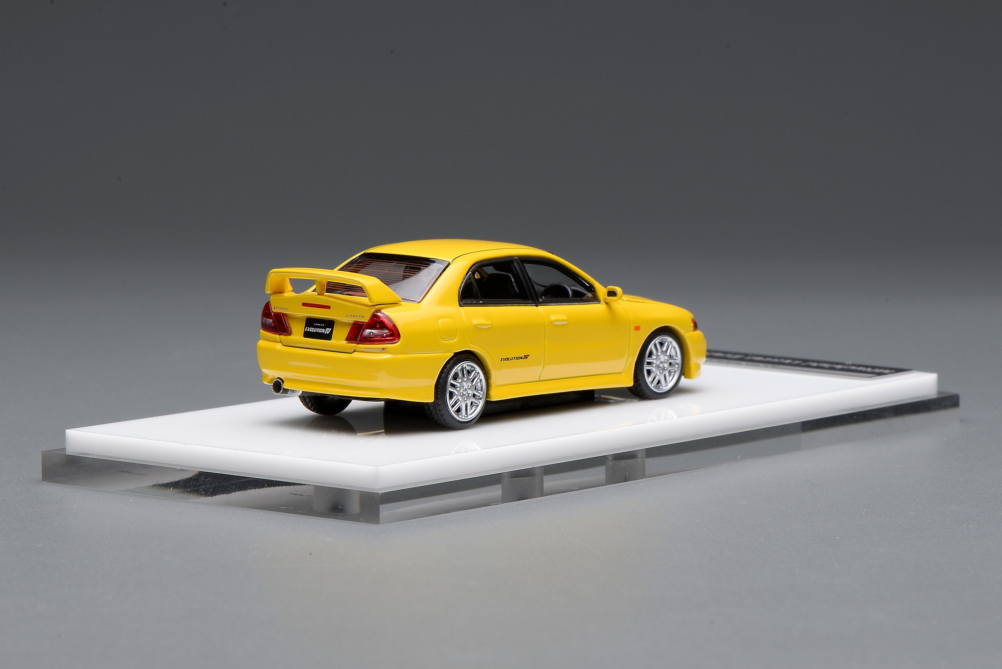MOTOR HELIX MODEL 1/64 MITSUBISHI LANCER EVO 4_6