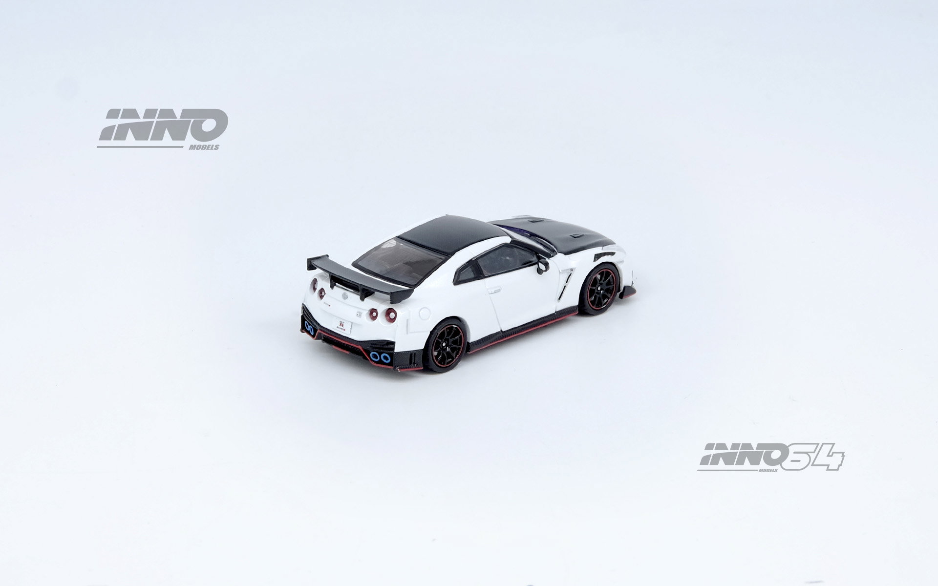 INNO MODEL 1/64 NISSAN GT-R (R35) NISMO - WHITE_3