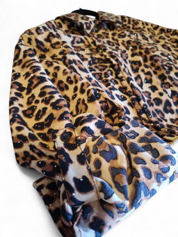 CAMISA CON PERLITAS 