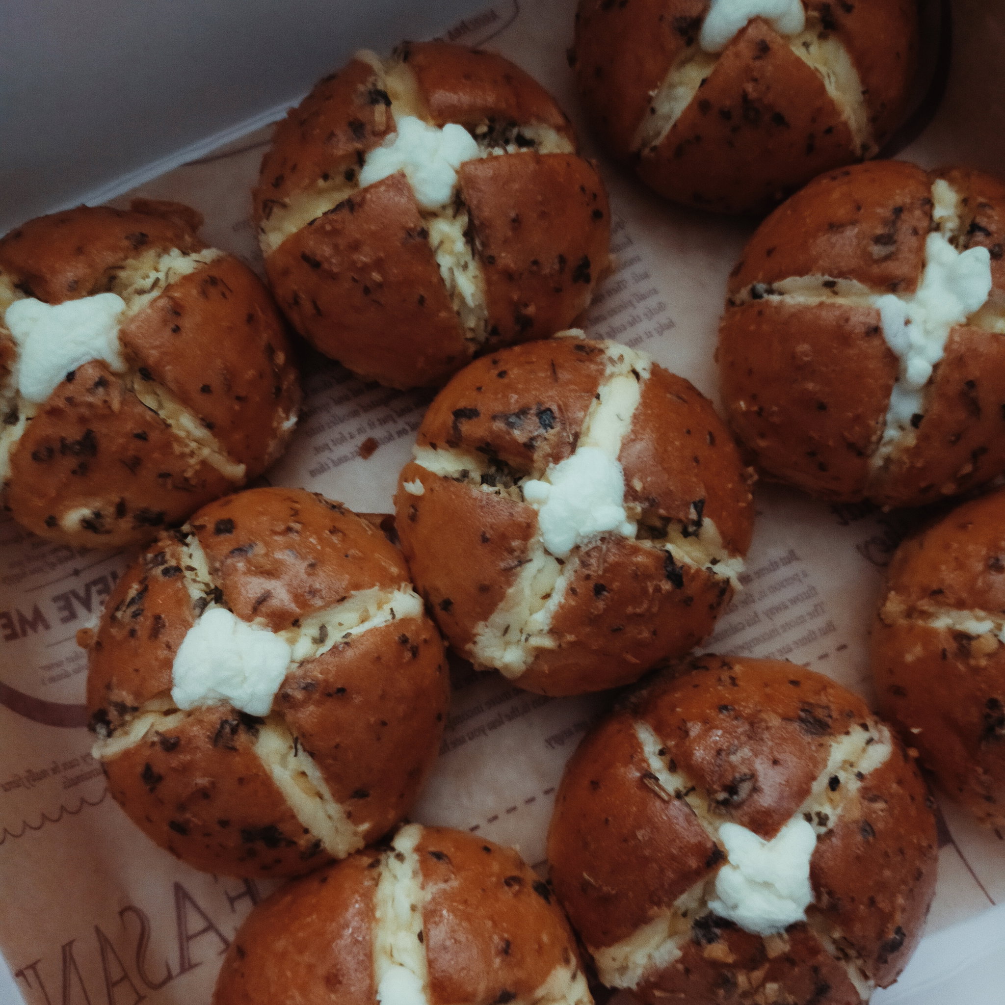 Korean Garlic Cheese Bun (9pcs)_0