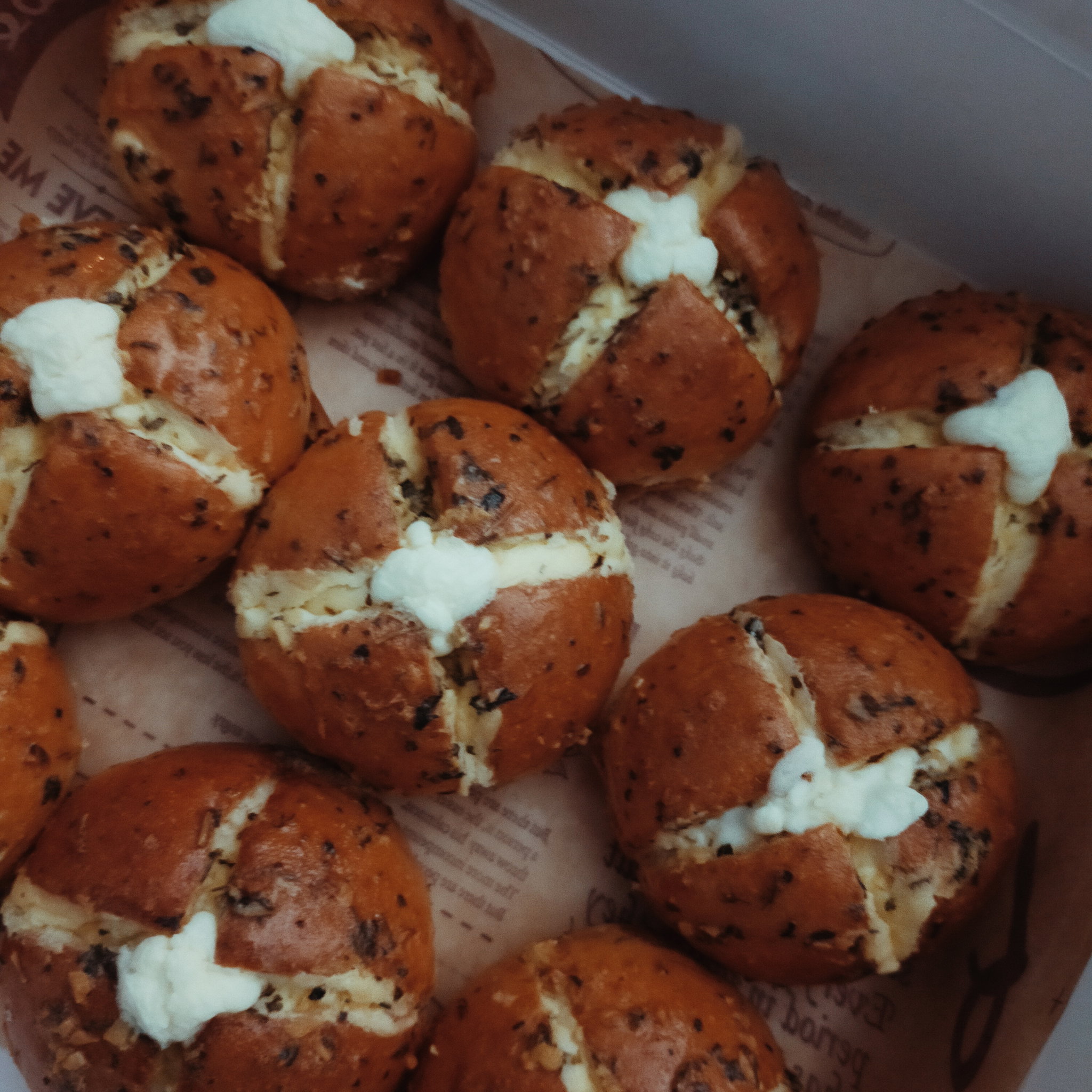 Korean Garlic Cheese Bun (9pcs)_1