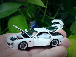 PGM MODEL 1/64 MAZDA RX7 - WHITE