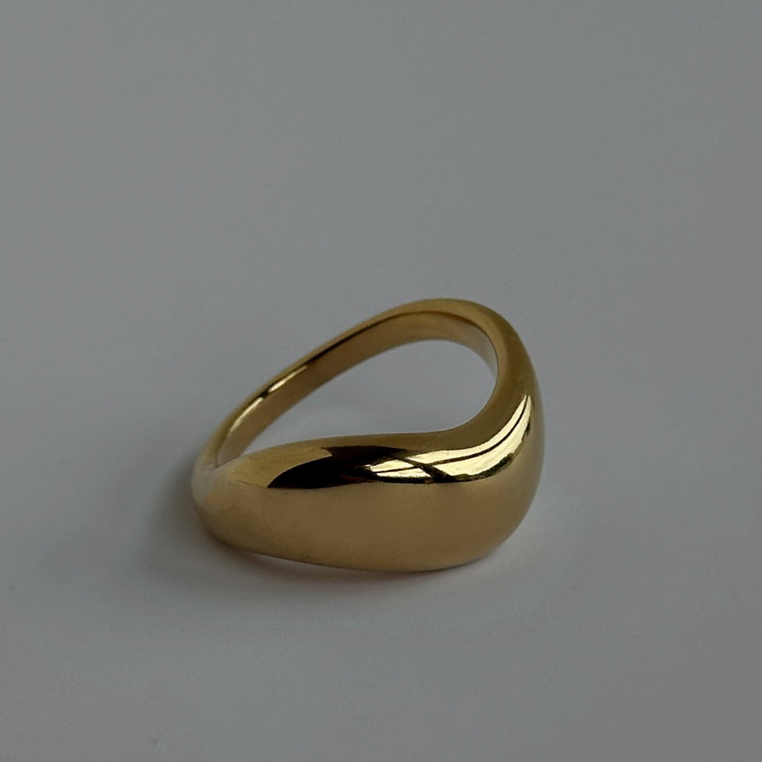 Curve Band Gold