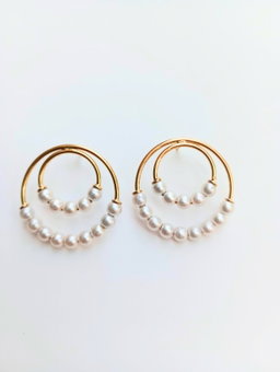Brinco Redondo com Pérolas banhado a Ouro 18k