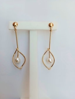 Brinco Palito com Pérola banhado a Ouro 18k
