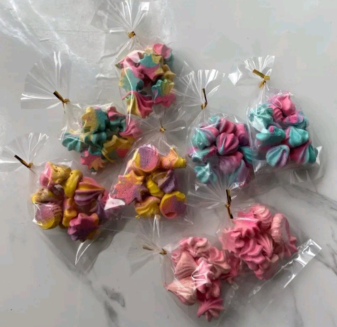 Meringue Kisses 7-8PC_1