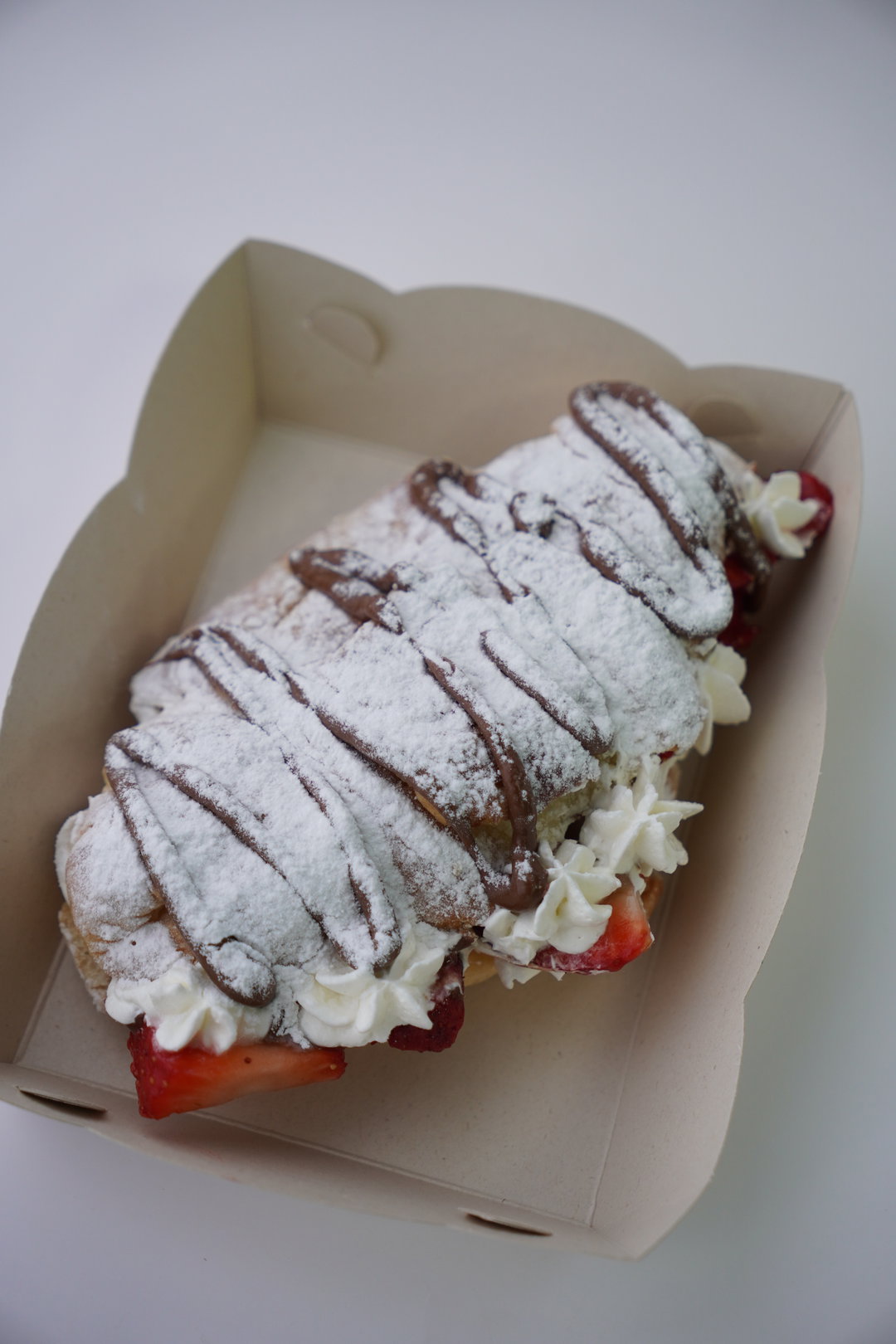Croissant chocolate y fresa