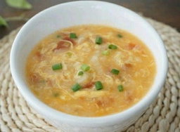 Soupe aux tomates et aux oeufs 