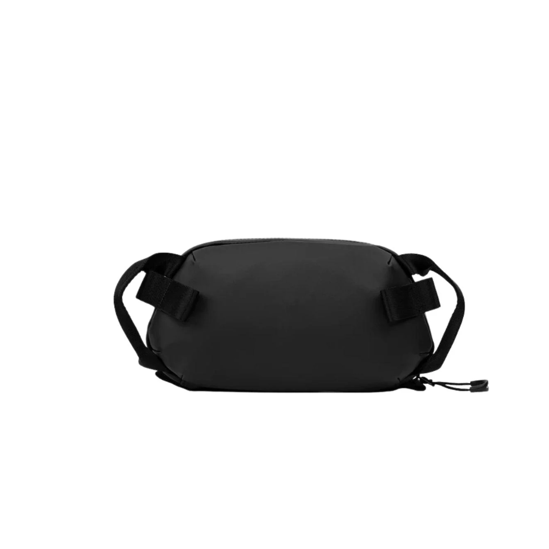 WANDRD Tech Bag (Medium) - Black_1