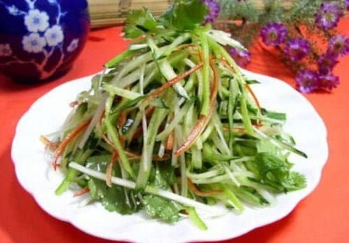 Salade au poivron , tomato et poireaux _0