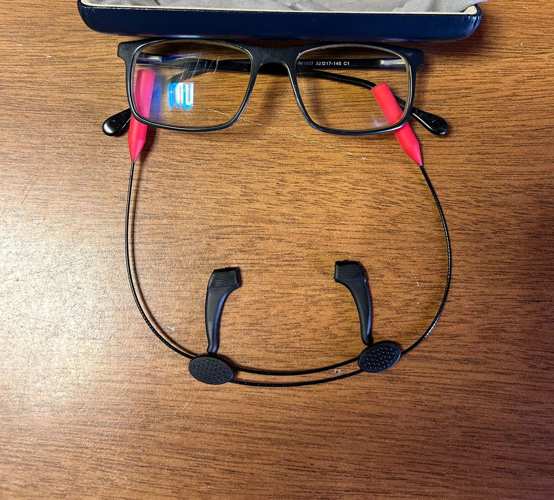1 Rubber Cord + 1 Pair Silicone Tips