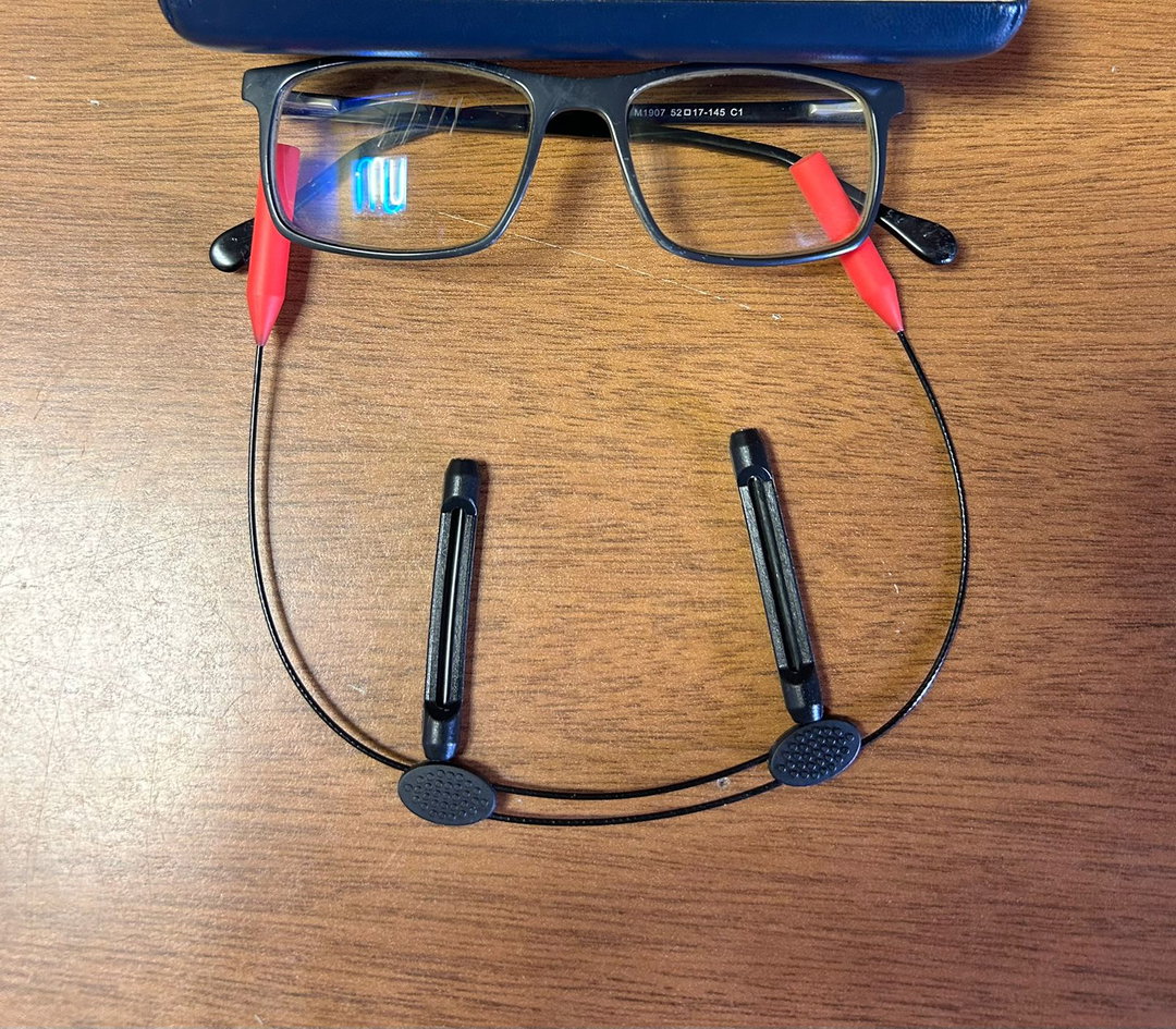 1 Rubber Cord + 1 Pair Silicone Cover