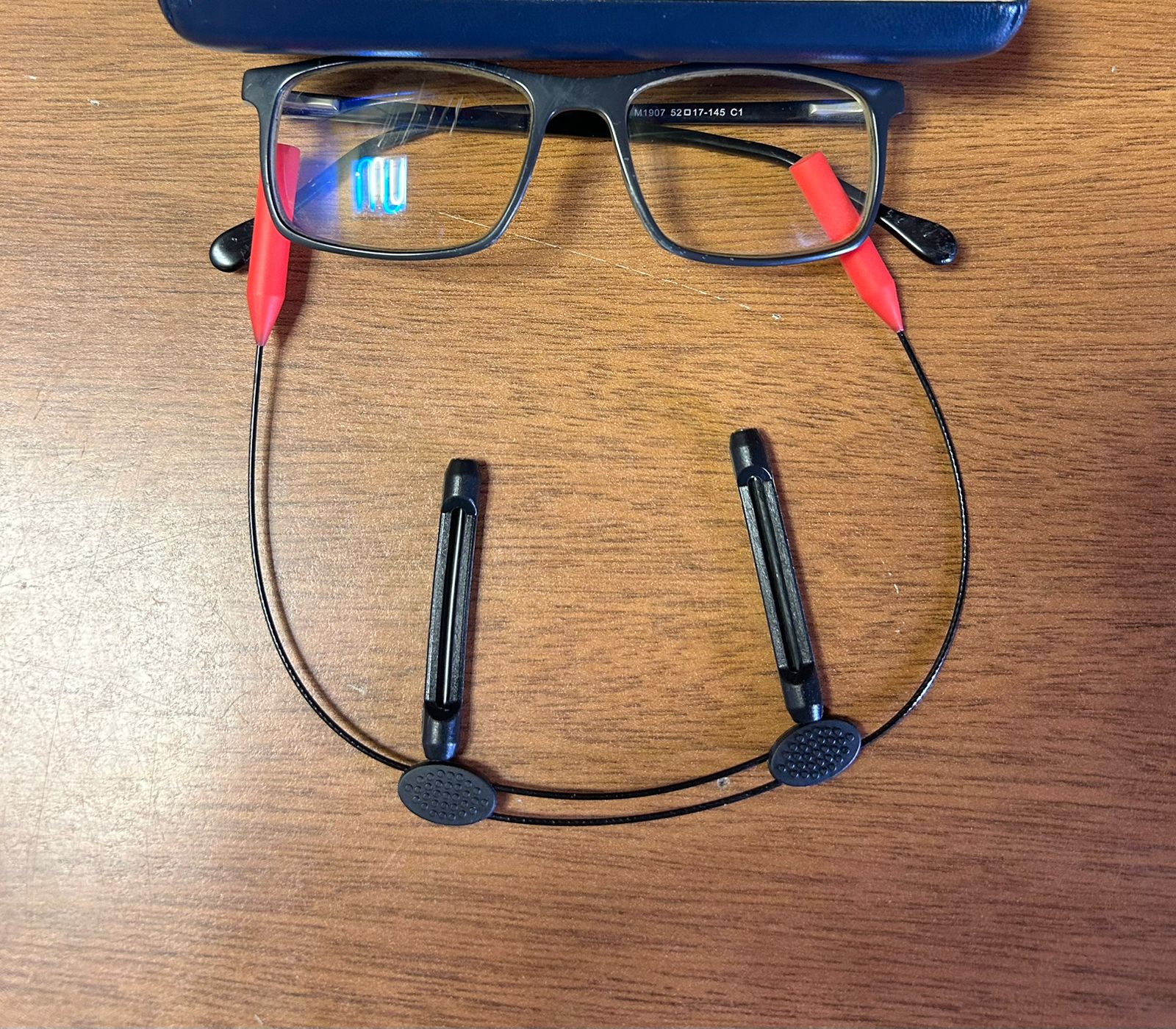 1 Rubber Cord + 1 Pair Silicone Cover_0
