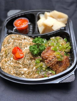 Chikwanga + Fumbwa + poisson salé 