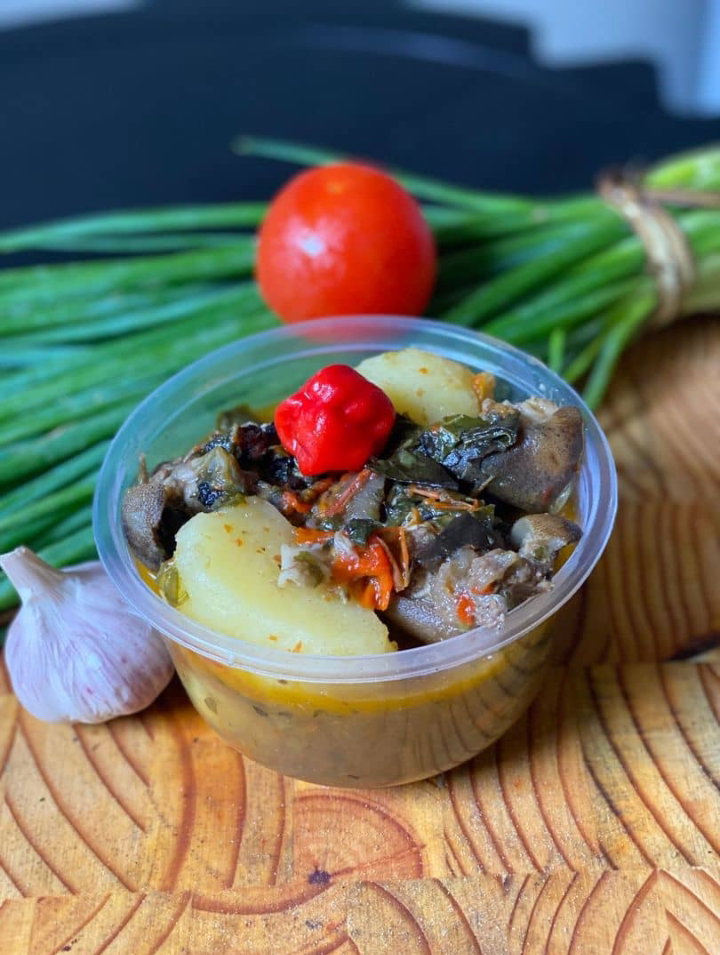 Soupe de tête de chèvre avec pommes de terre _0