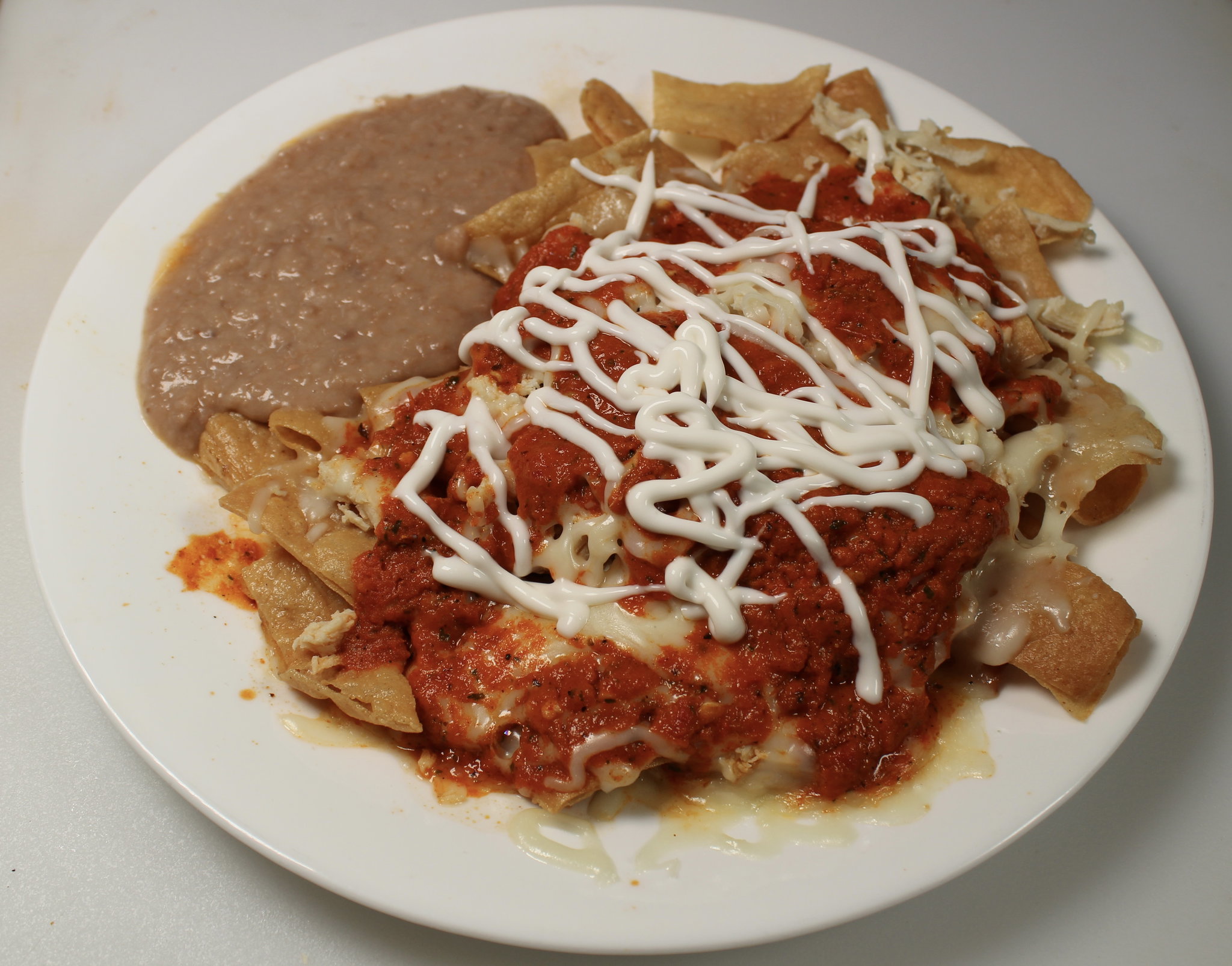 Chilaquiles rojos con pollo_0