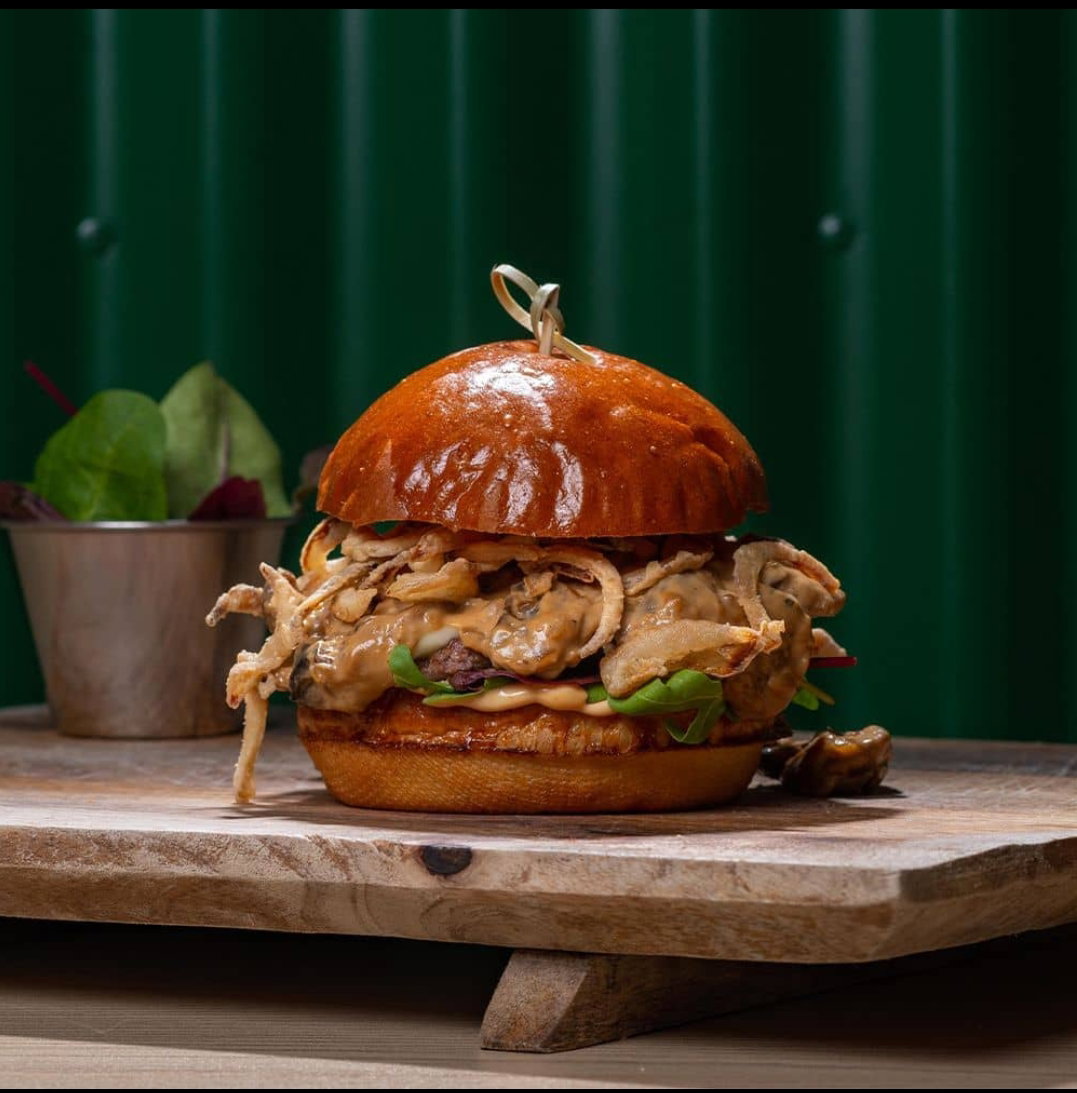Swiss mushroom burger + frites + boisson