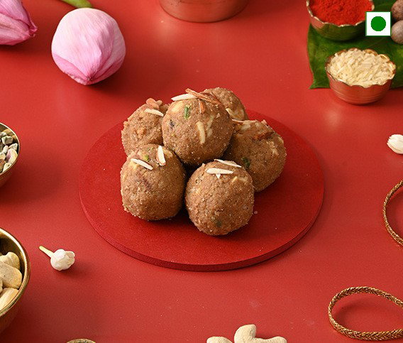Gond Atta Ladoo