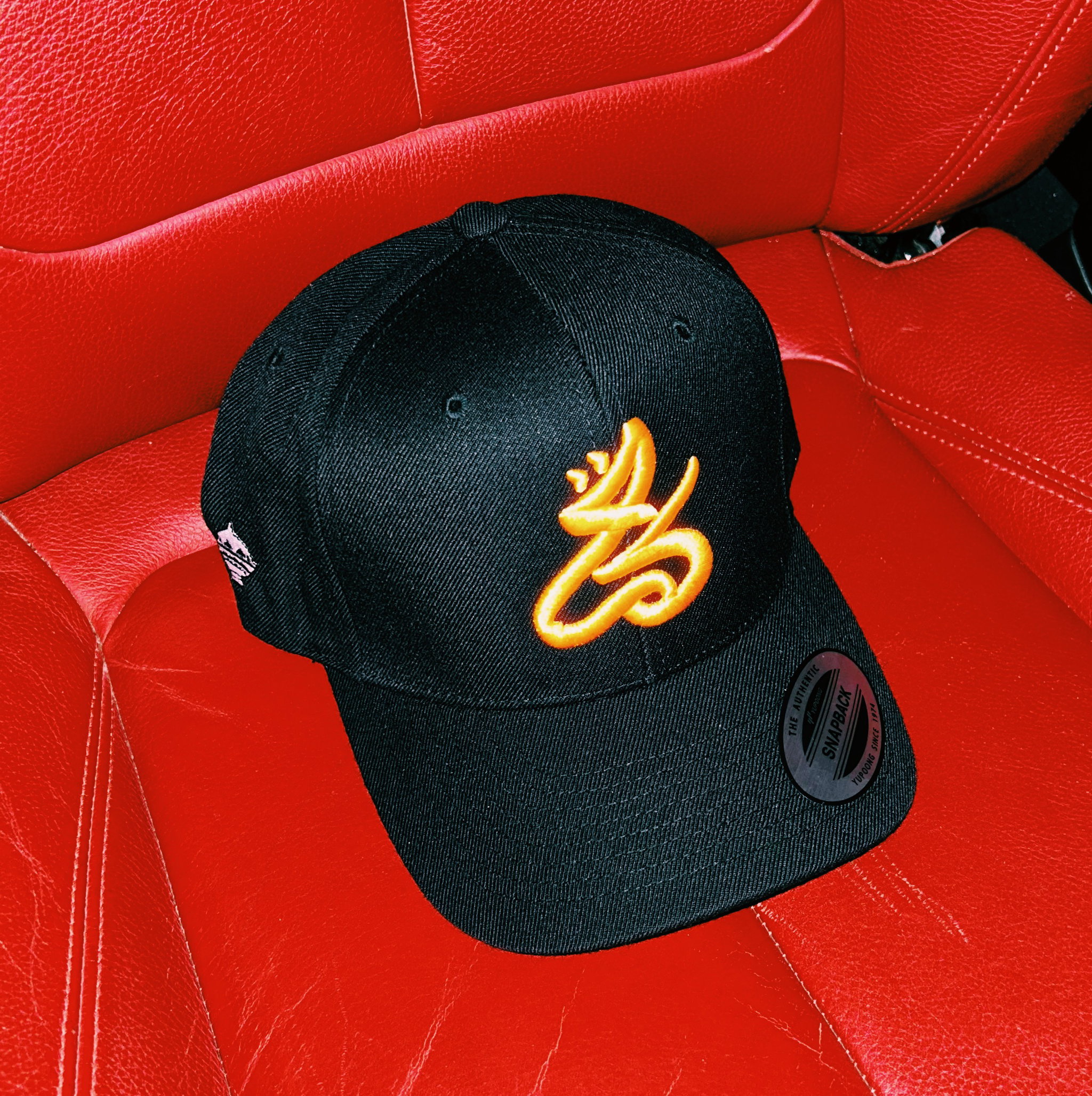 Classic كُمّة Snapback (BLACK/YELLOW)_0