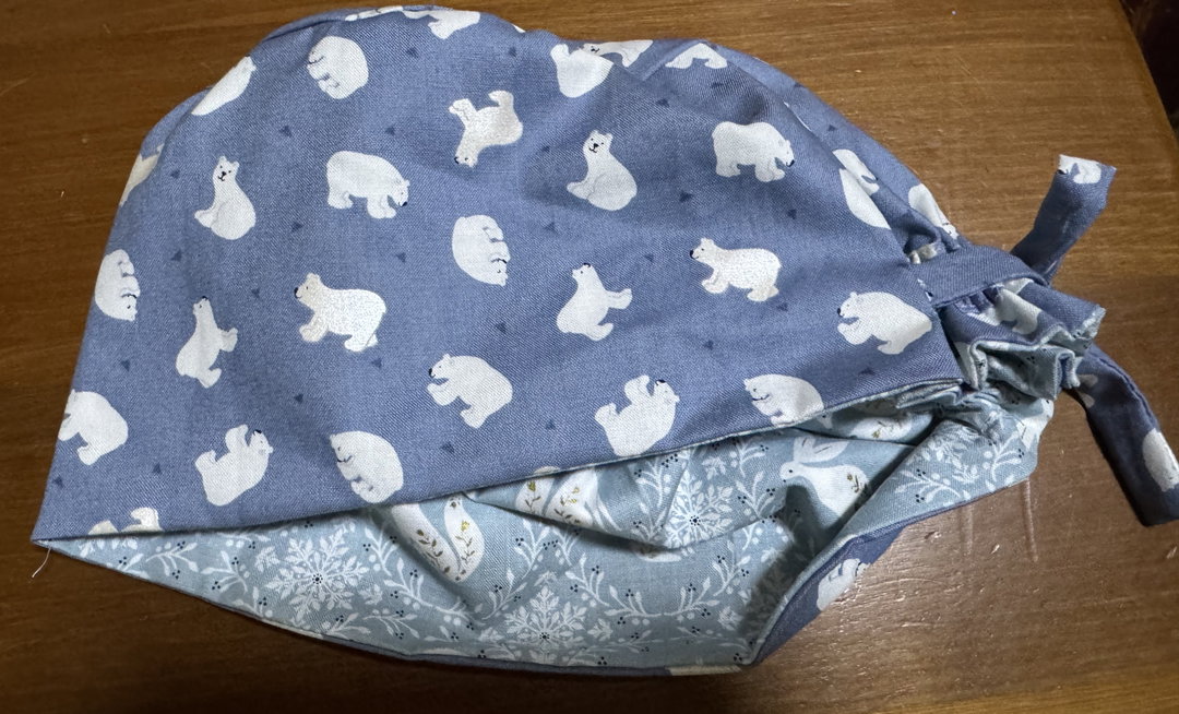 Polar Bears Blue / Winter Frost Reversible Scrub Cap