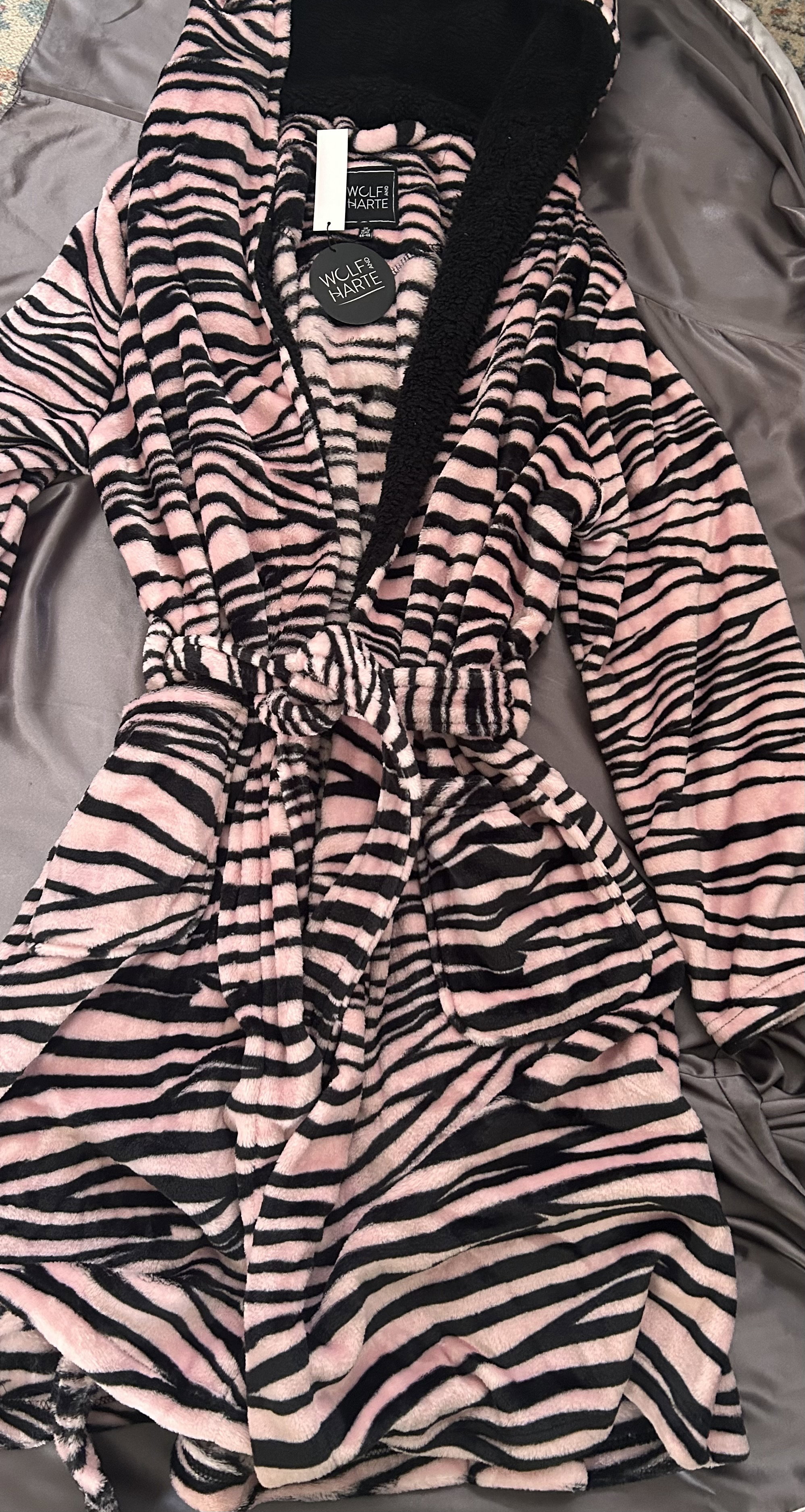 Ladies Zebra print knee length Hooded Robe_2
