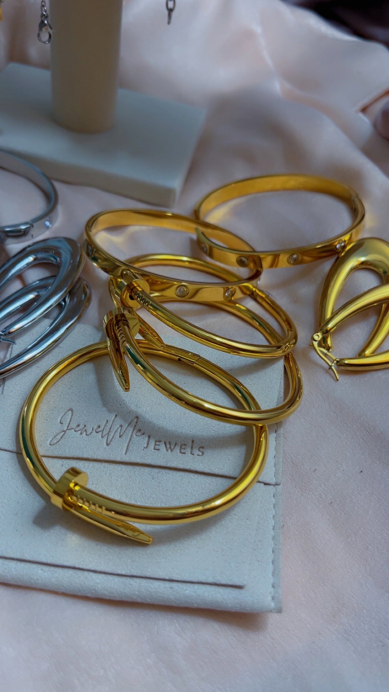 Nail Bracelet Gold_1
