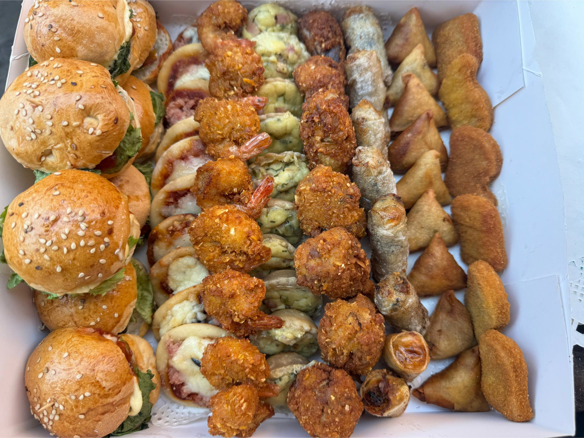 Hamburgers+mini pizza+quiche+nems+pastel _0