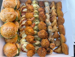 Hamburgers+mini pizza+quiche+nems+pastel 