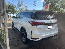 Camioneta Fortuner  4x4  2024 -2025   