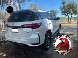 Camioneta Fortuner  4x4  2024 -2025   