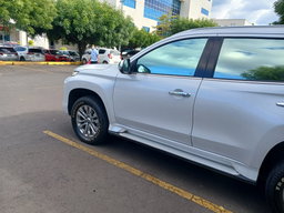 Camioneta Mitsubishi Montero 4x4  2024 -2025    