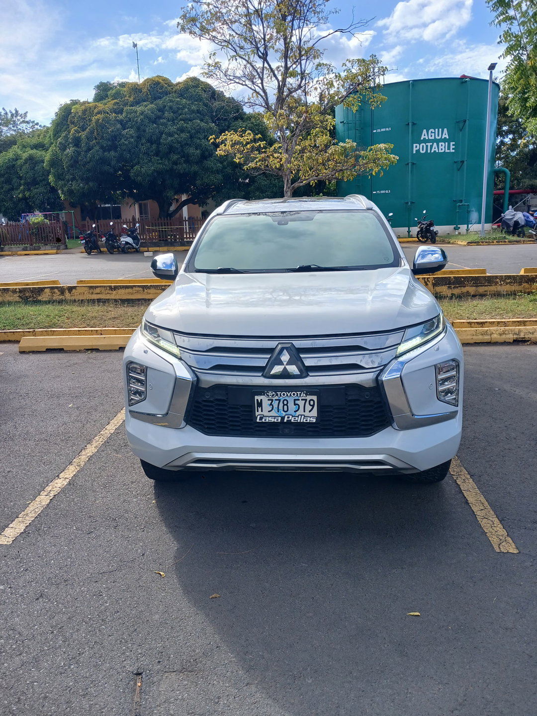 Camioneta Mitsubishi Montero 4x4 2024 -2025