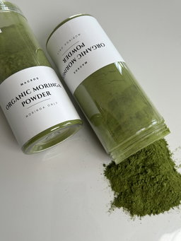Organic moringa powder