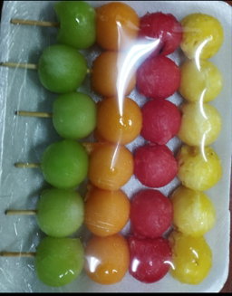 Fruit skewers (each)