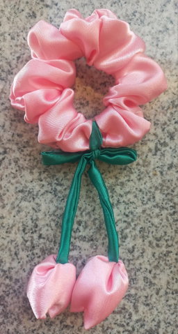 🌸 Tulip Satin Scrunchies
