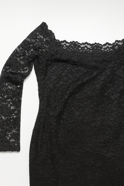 Vestido negro de encaje con escote bardot - Size S