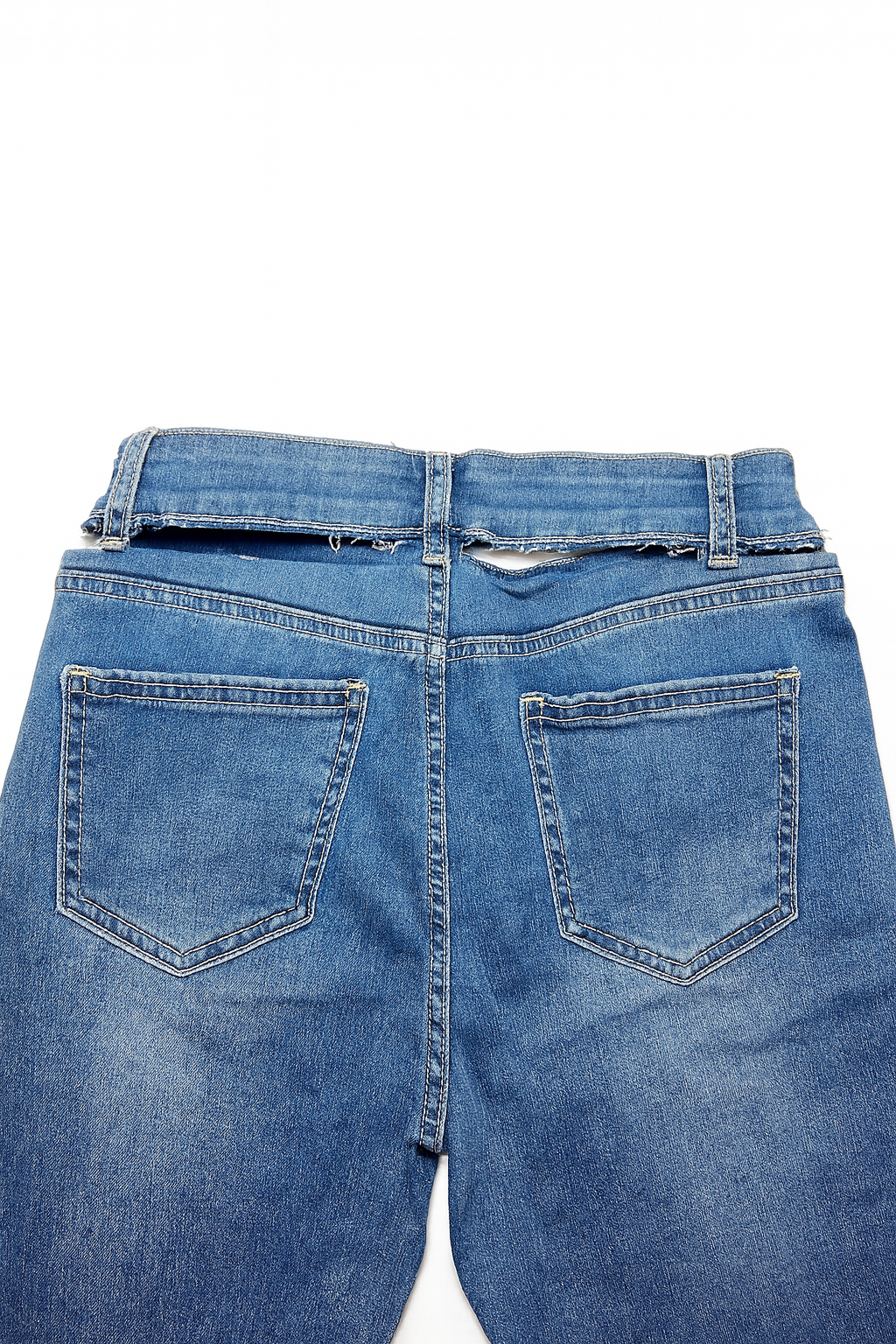 Jeans azul de tiro medio con diseño deshilachado en la pretina - Size M_2